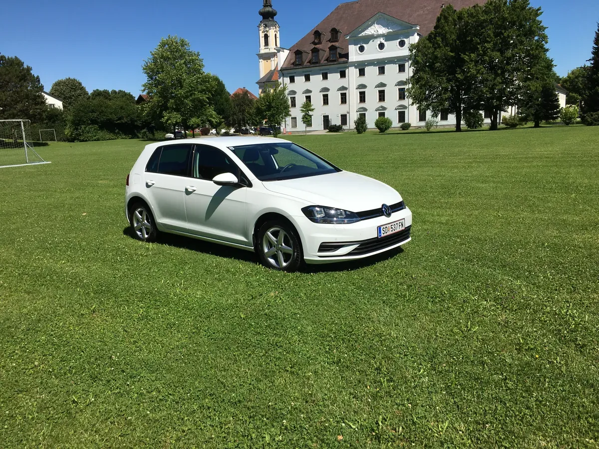Volkswagen Golf 2018 photo 2