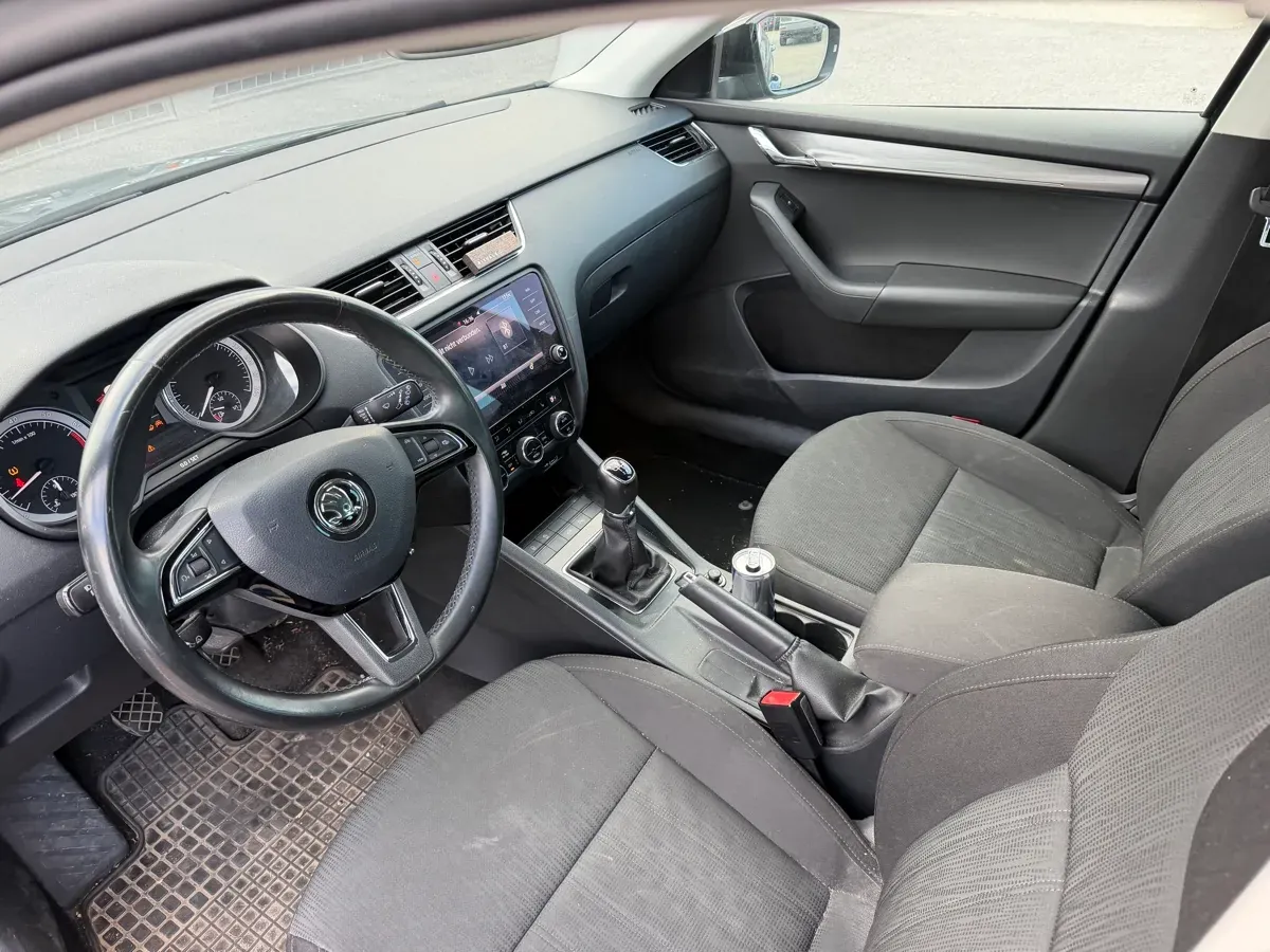 Skoda Octavia 2018 photo 2