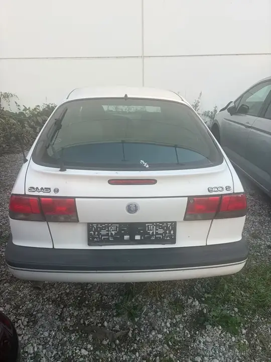 Saab 900