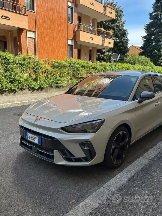 Cupra Leon 2025 photo 2