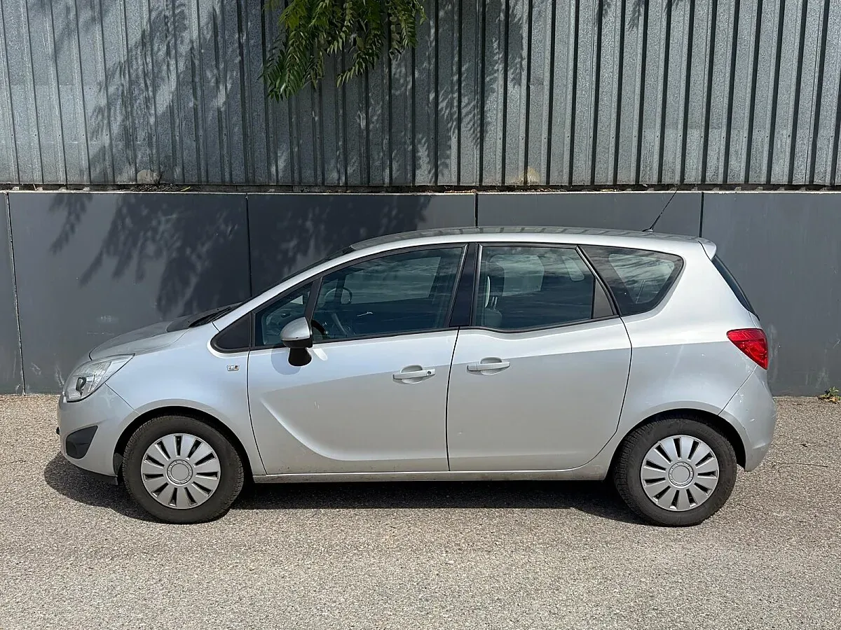 Opel Meriva 2011 photo 2
