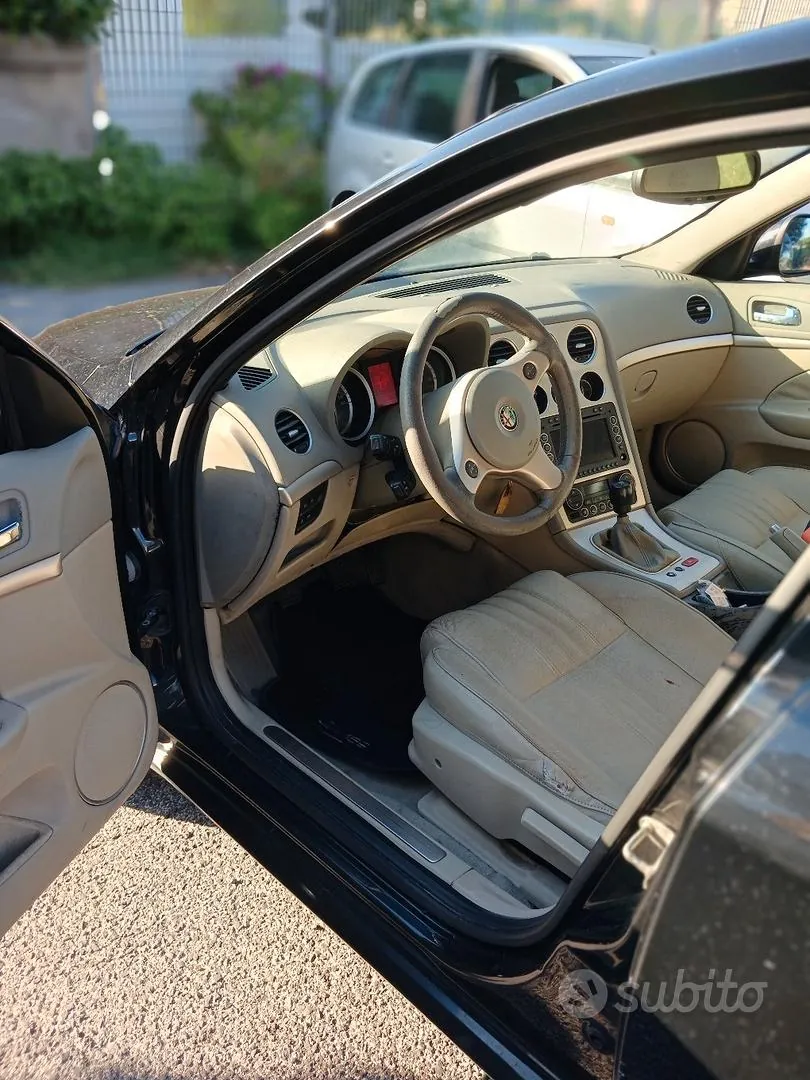 Alfa Romeo 159 2008 photo 3