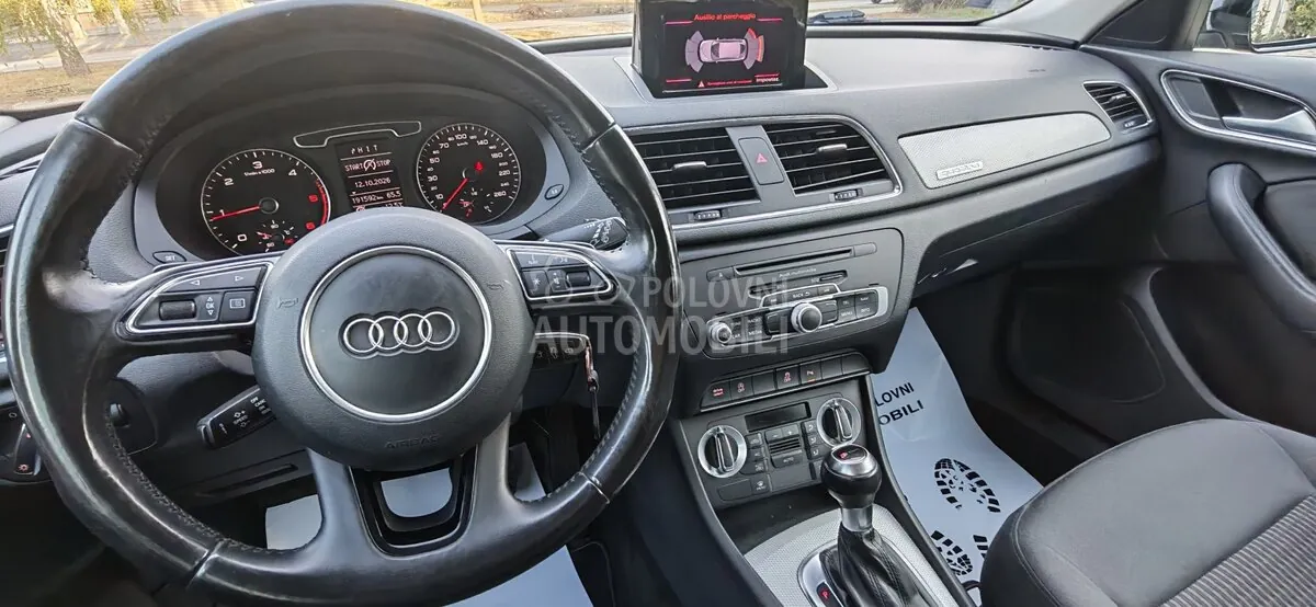 Audi Q3 2012 photo 3