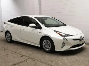 Toyota Prius 2017 photo 2