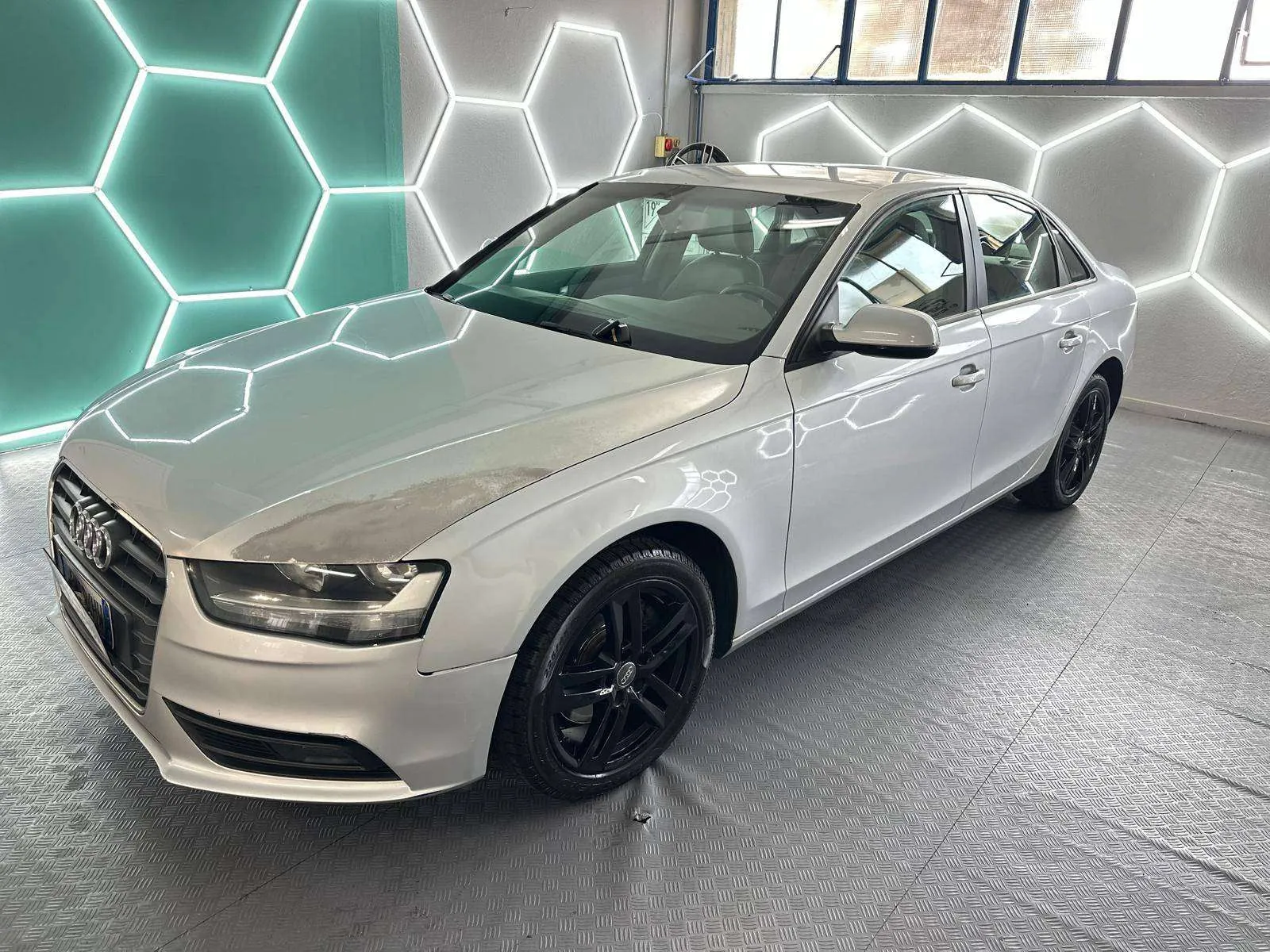 Audi A4 2013 photo 2