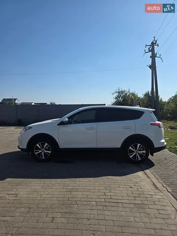 Toyota Rav4 2018 photo 4