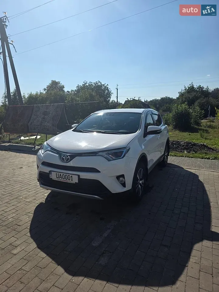 Toyota Rav4 2018 photo 2