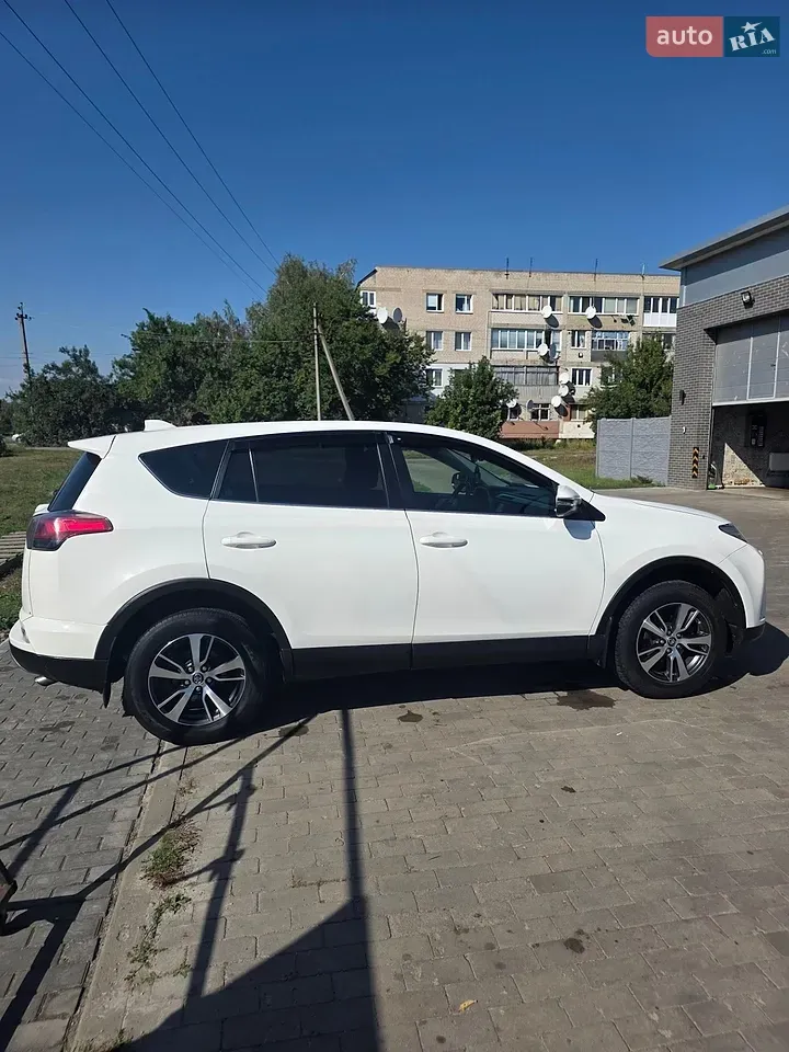 Toyota Rav4 2018 photo 3