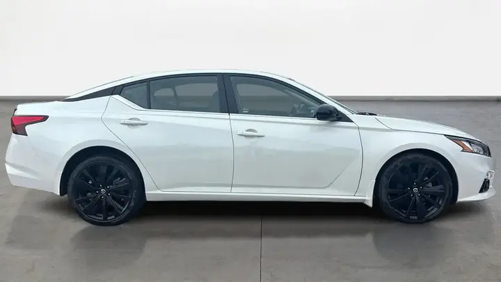 Nissan Altima 2022 photo 3