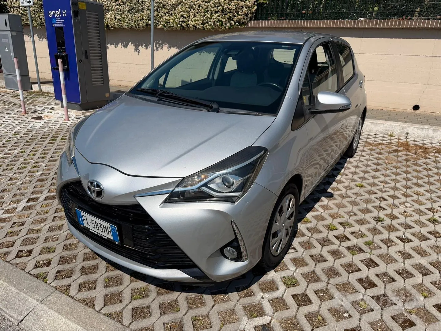 Toyota Yaris 2017 photo 3