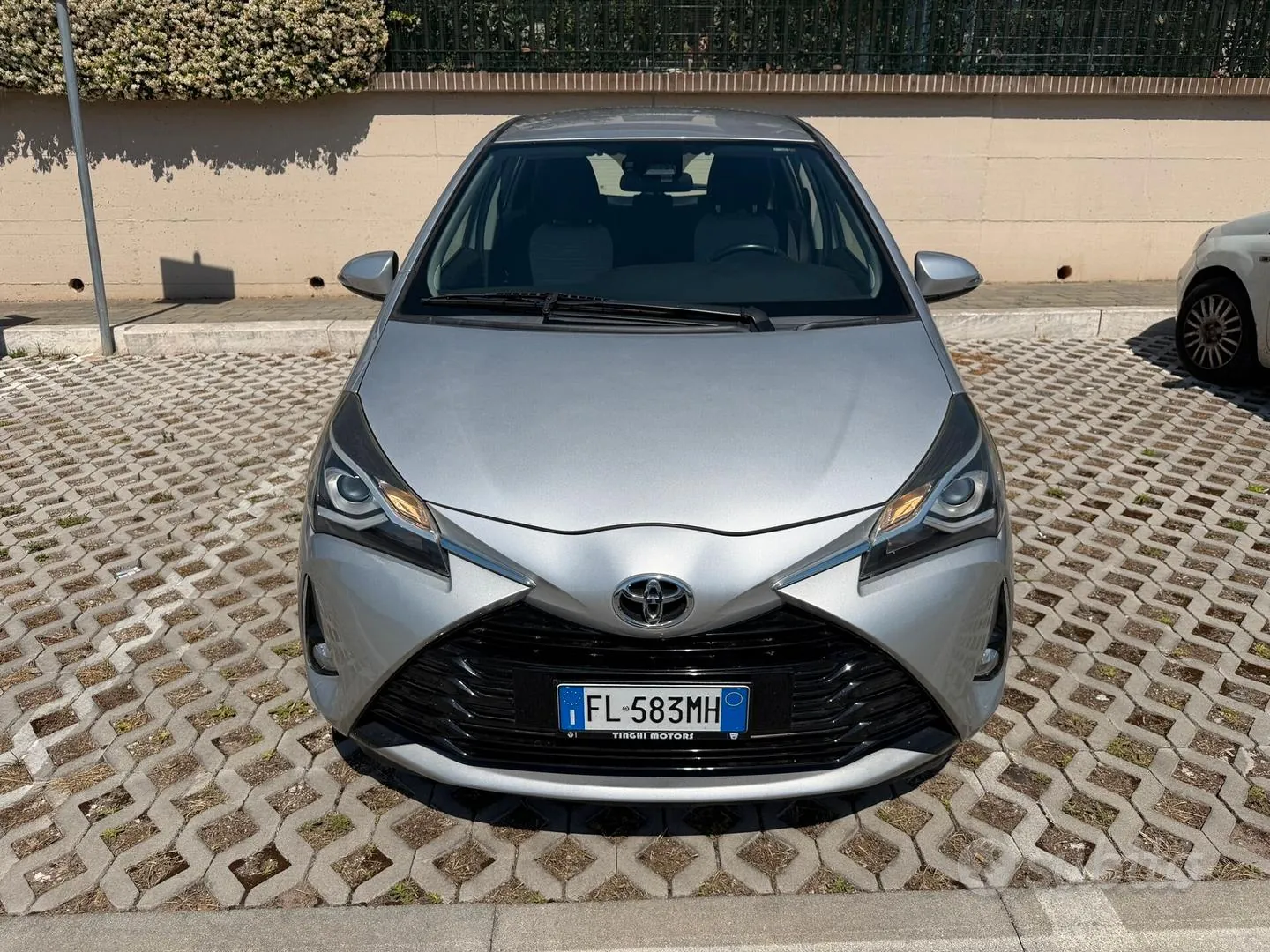 Toyota Yaris 2017 photo 2
