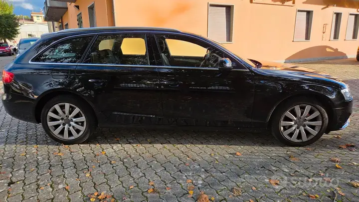 Audi A4 Avant 2012 photo 3