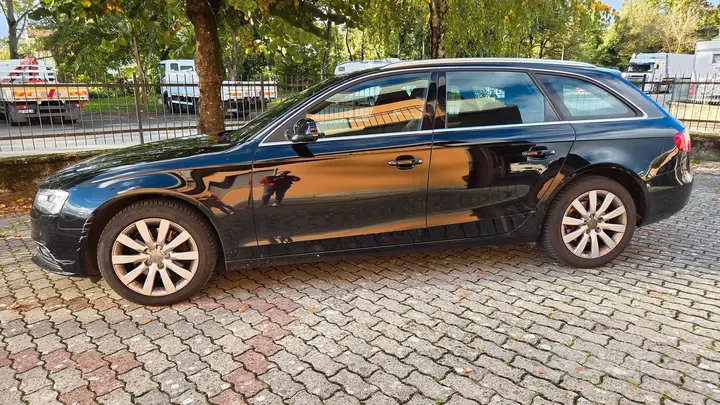 Audi A4 Avant 2012 photo 4