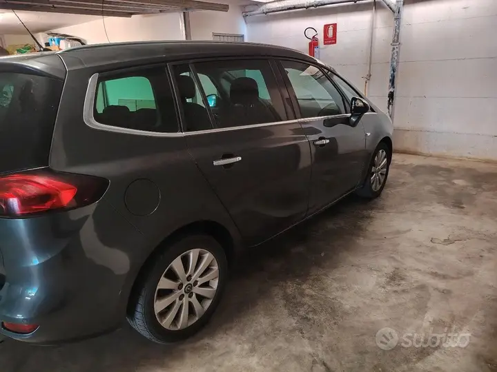 Opel Zafira 2012 photo 4