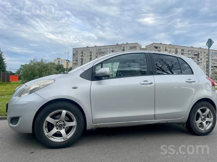 Toyota Yaris 2009 photo 3