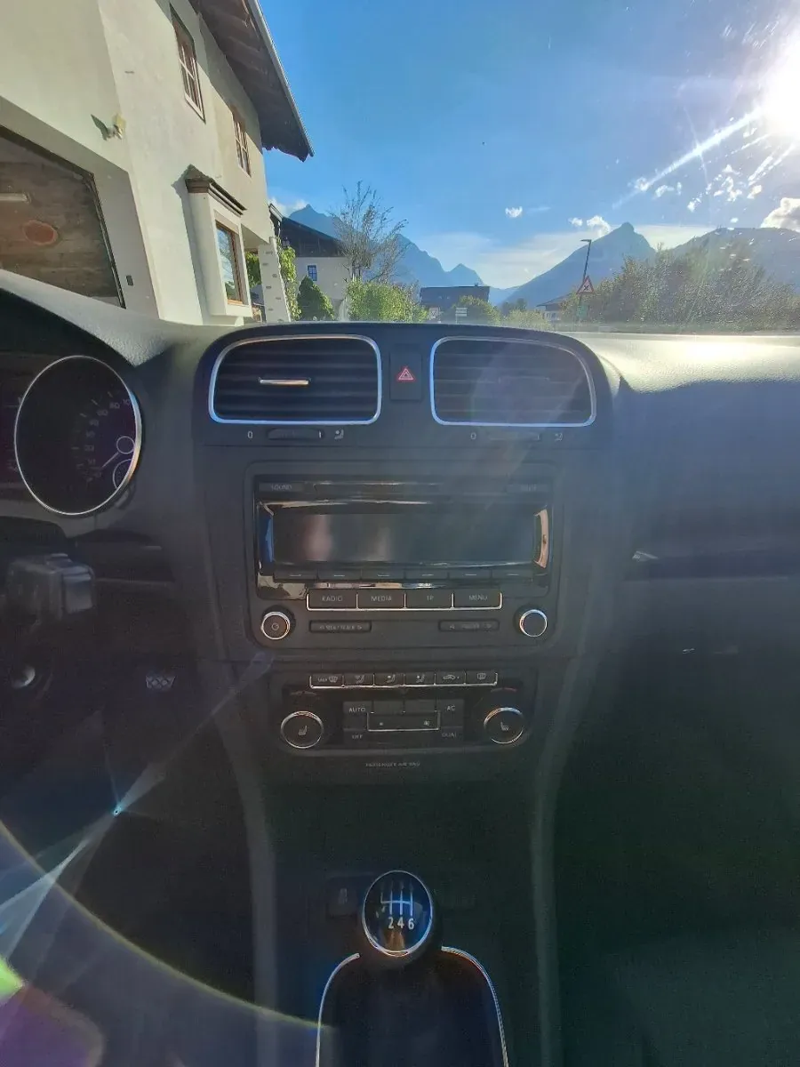 Volkswagen Golf 2012 photo 2