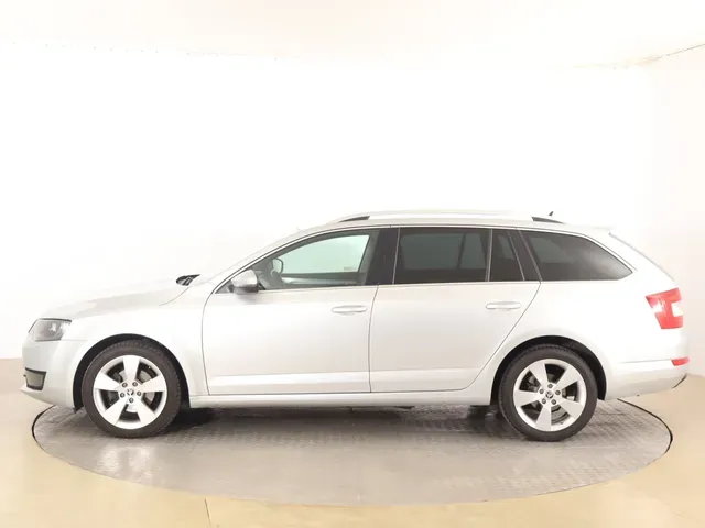 Skoda Octavia Combi 2016 photo 2