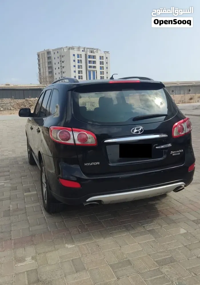 Hyundai Grand Santa Fe 2011 photo 2