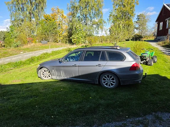 BMW 320D 2010 photo 4