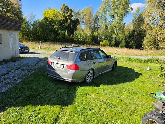 BMW 320D 2010 photo 5