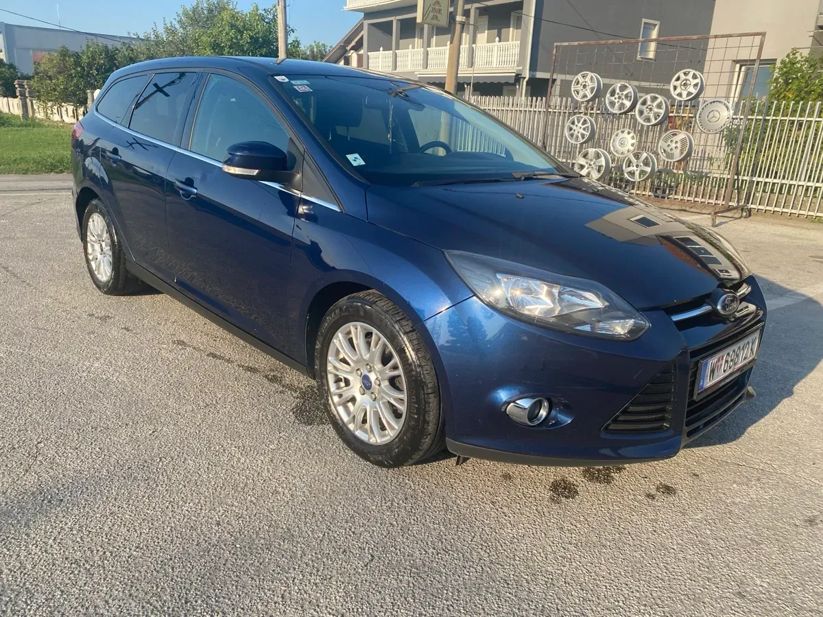 Ford Focus 2011 photo 3