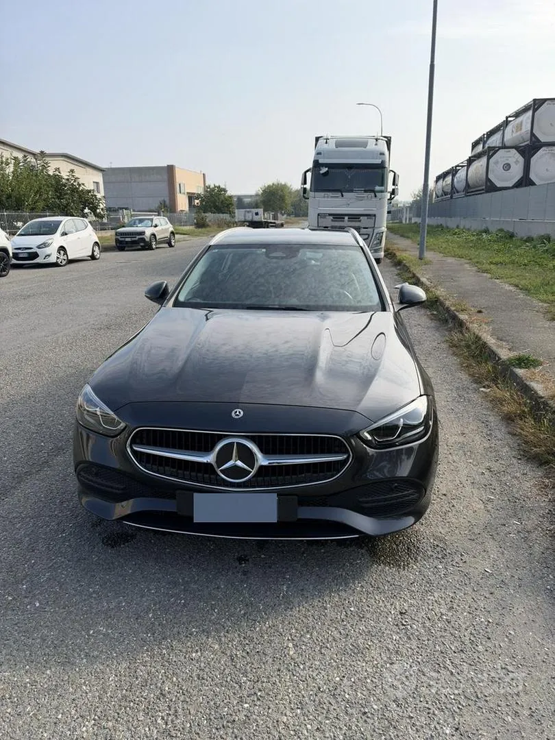 Mercedes-Benz C-Class 2024 photo 2