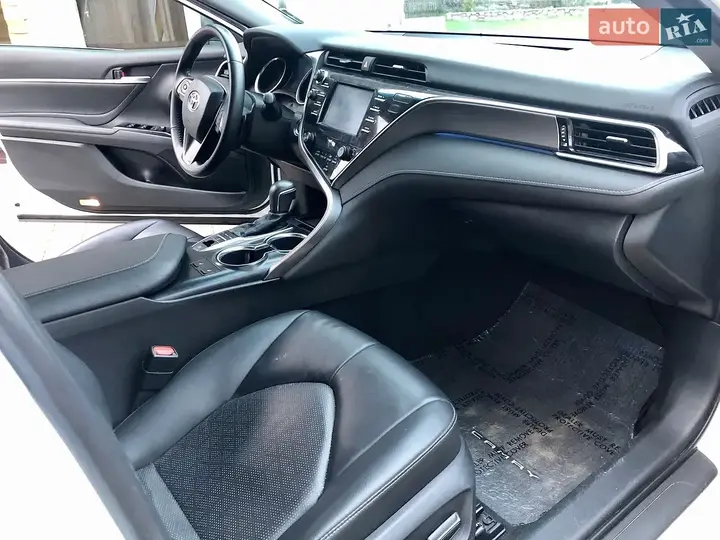 Toyota Camry 2018 photo 4