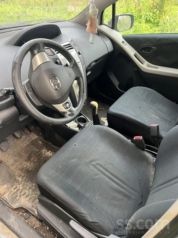 Toyota Yaris 2006 photo 4