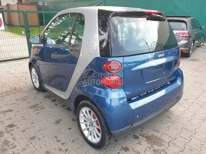 Smart Fortwo 2010 photo 3