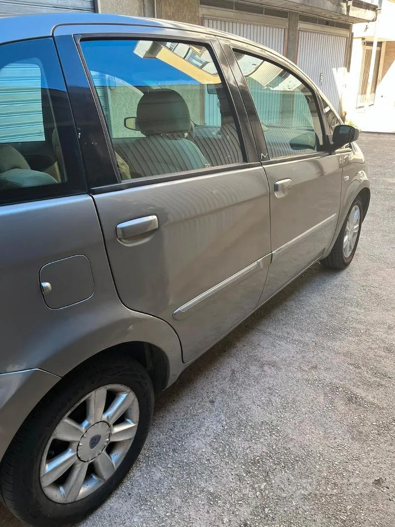 Lancia Musa 2007 photo 4