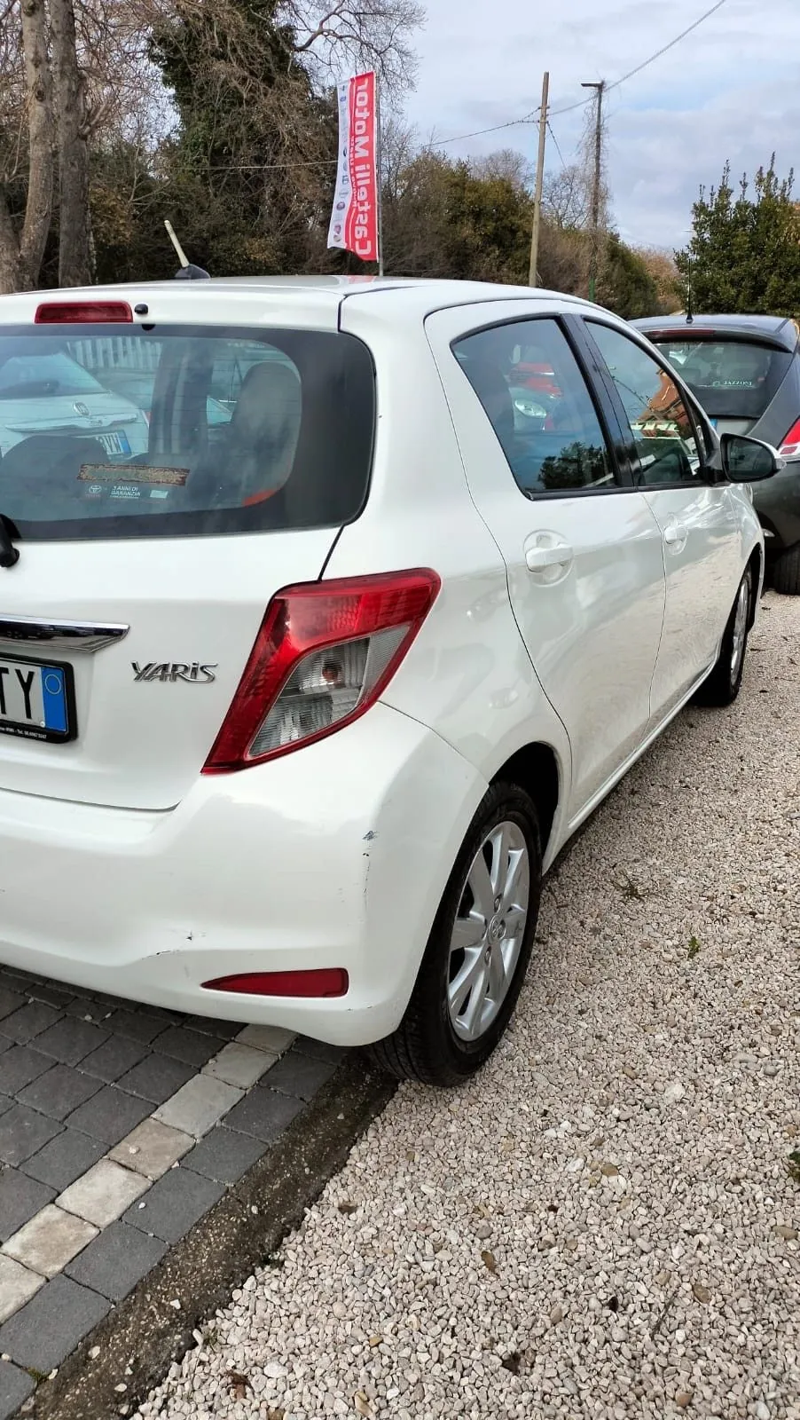 Toyota Yaris 2012 photo 3