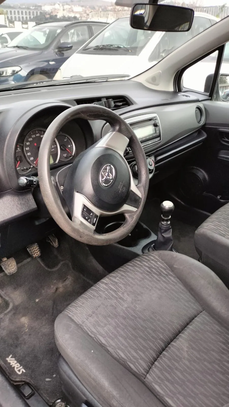 Toyota Yaris 2012 photo 5