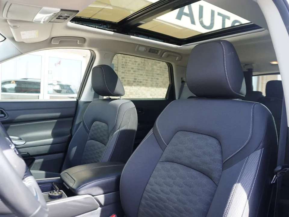Nissan Pathfinder 2024 photo 2