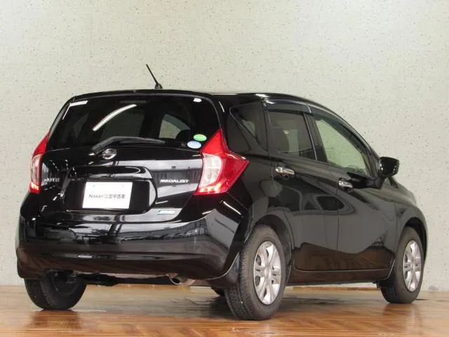Nissan Note 2016 photo 2