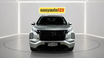 Mitsubishi Outlander 2023 photo 3