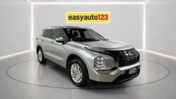 Mitsubishi Outlander 2023 photo 2