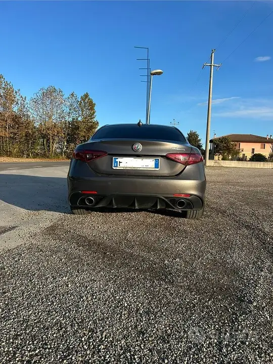 Alfa Romeo Giulia 2019 photo 4
