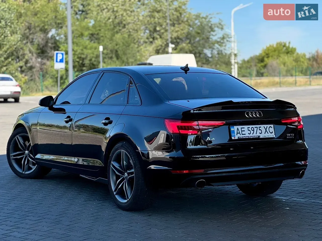 Audi A4 2017 photo 4