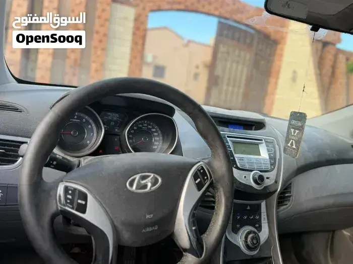 Hyundai Elantra 2012 photo 3