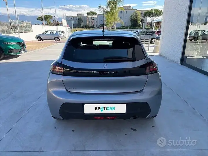 Peugeot 208 2023 photo 4