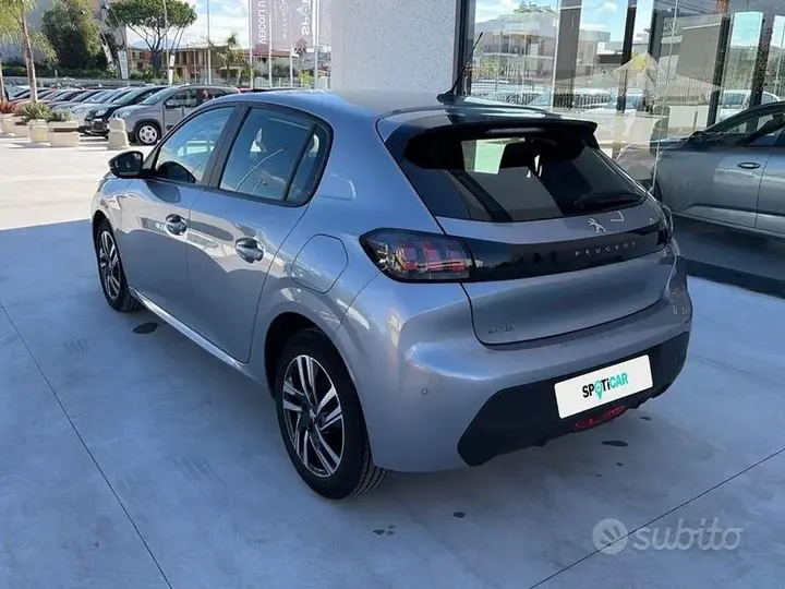 Peugeot 208 2023 photo 3