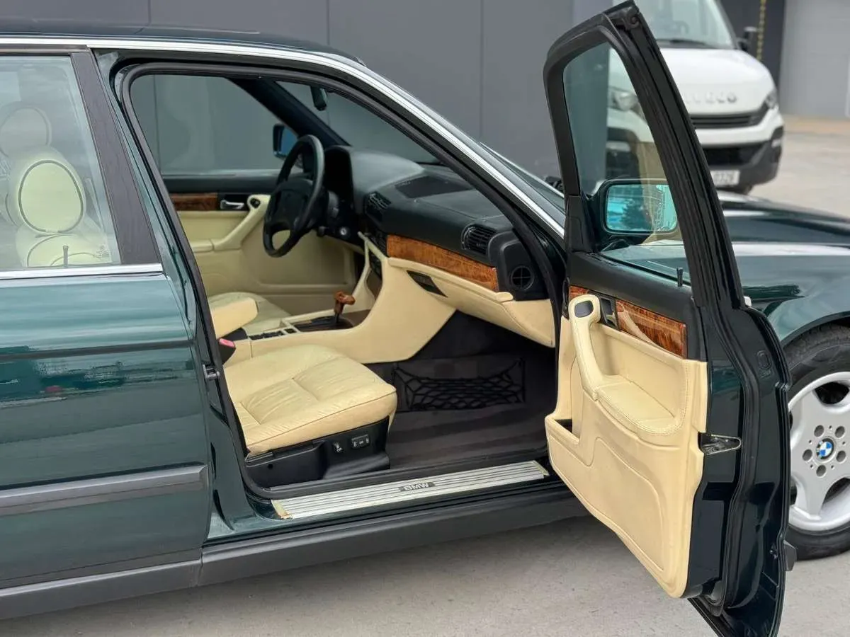 BMW 7 Series 1993 photo 3