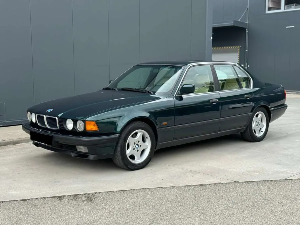 BMW 7 Series 1993 photo 2