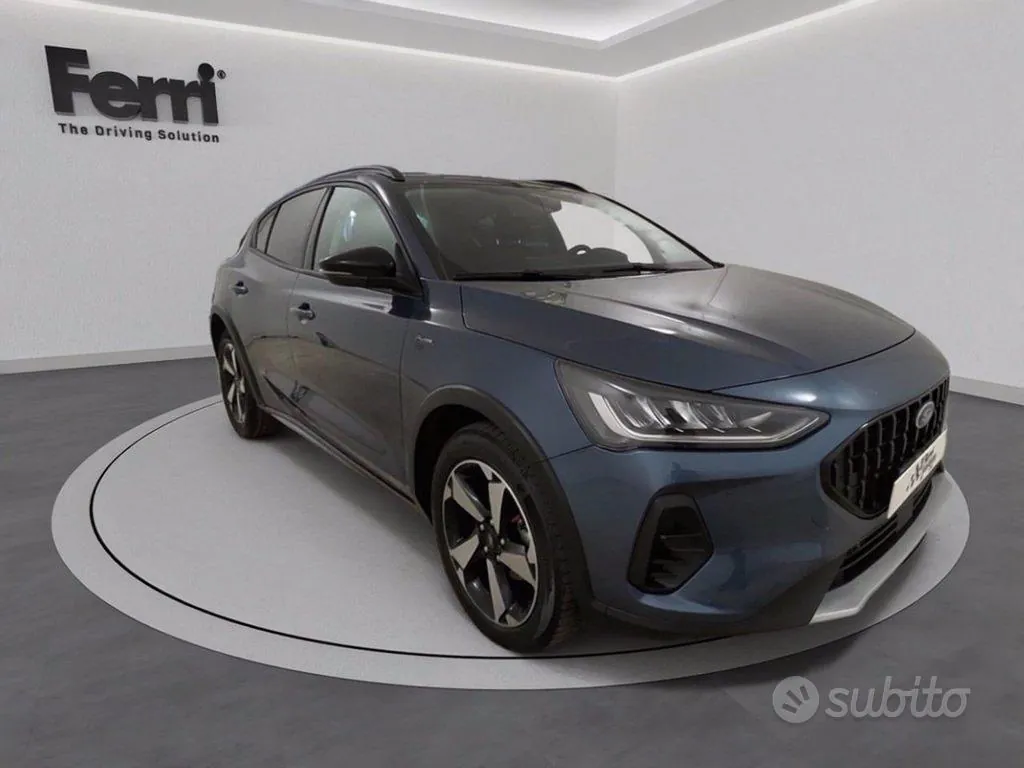 Ford Focus 2023 photo 3