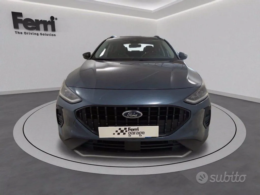 Ford Focus 2023 photo 2