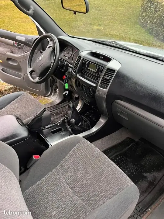 Toyota Land Cruiser 2003 photo 3