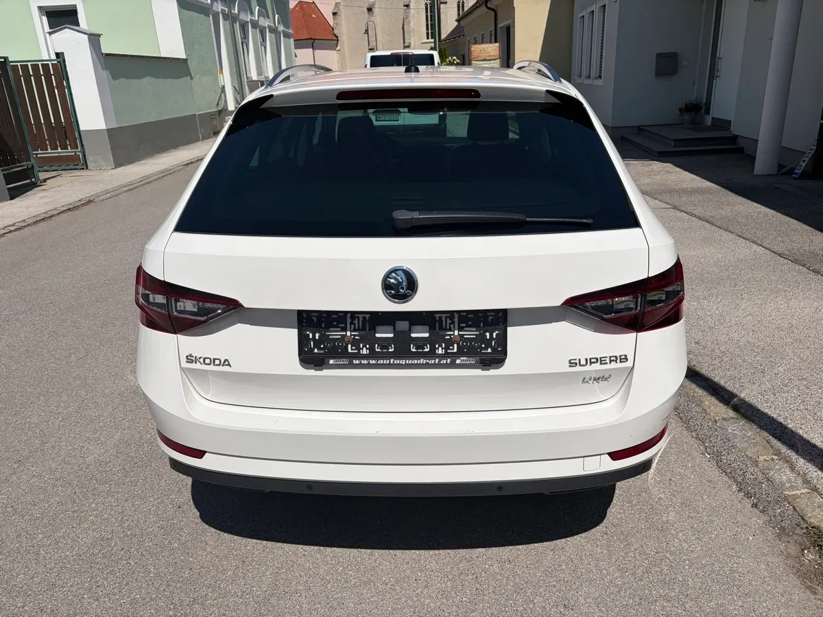 Skoda Superb 2019 photo 3