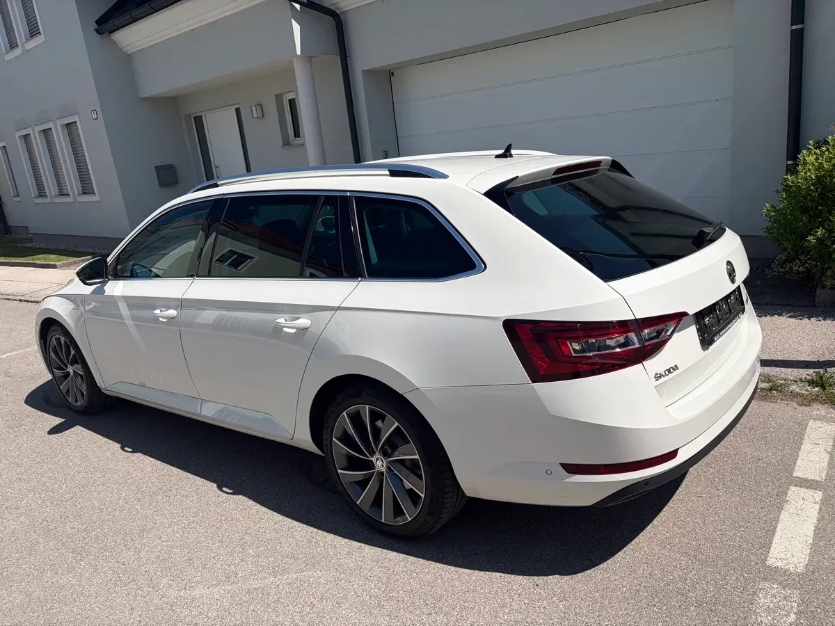 Skoda Superb 2019 photo 2