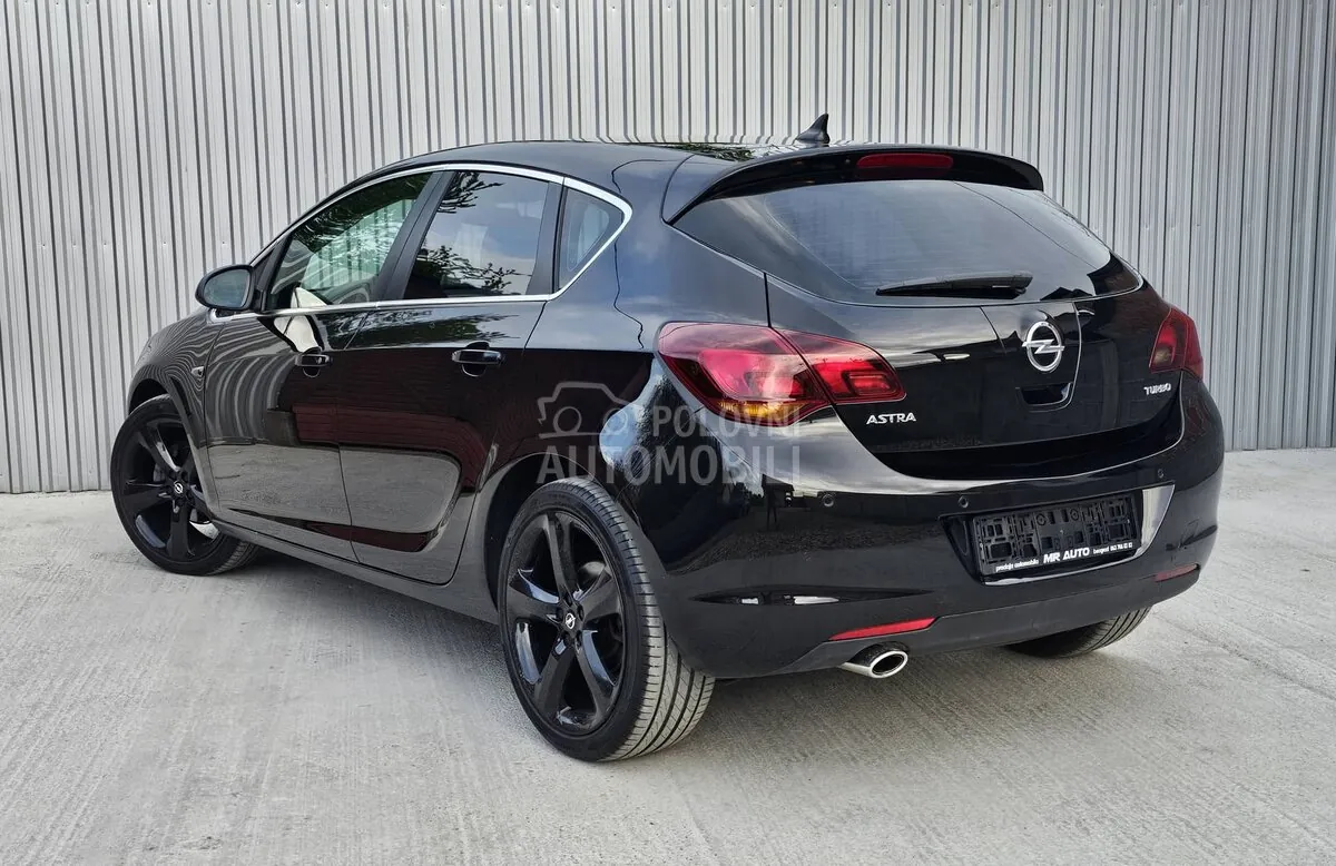 Opel Astra J 2010 photo 5