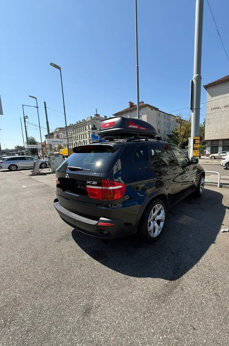 BMW X5 2009 photo 2